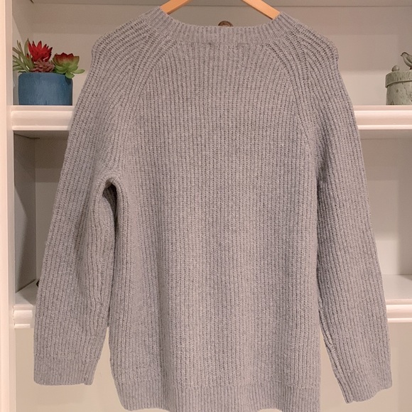 Woman’s sweater.#178 - Picture 10 of 11